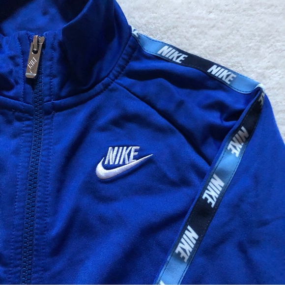 Kids 6-7 Y boys Nike track jacket royal blue - Picture 2 of 5